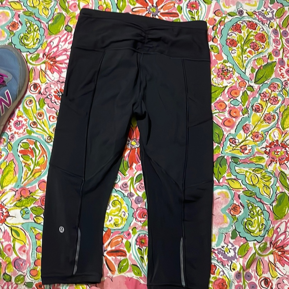 Black lululemon leggings